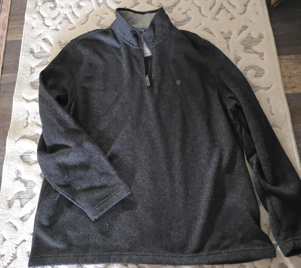 Izod Men's Dark Charcoal Quarter-Zip Sweater